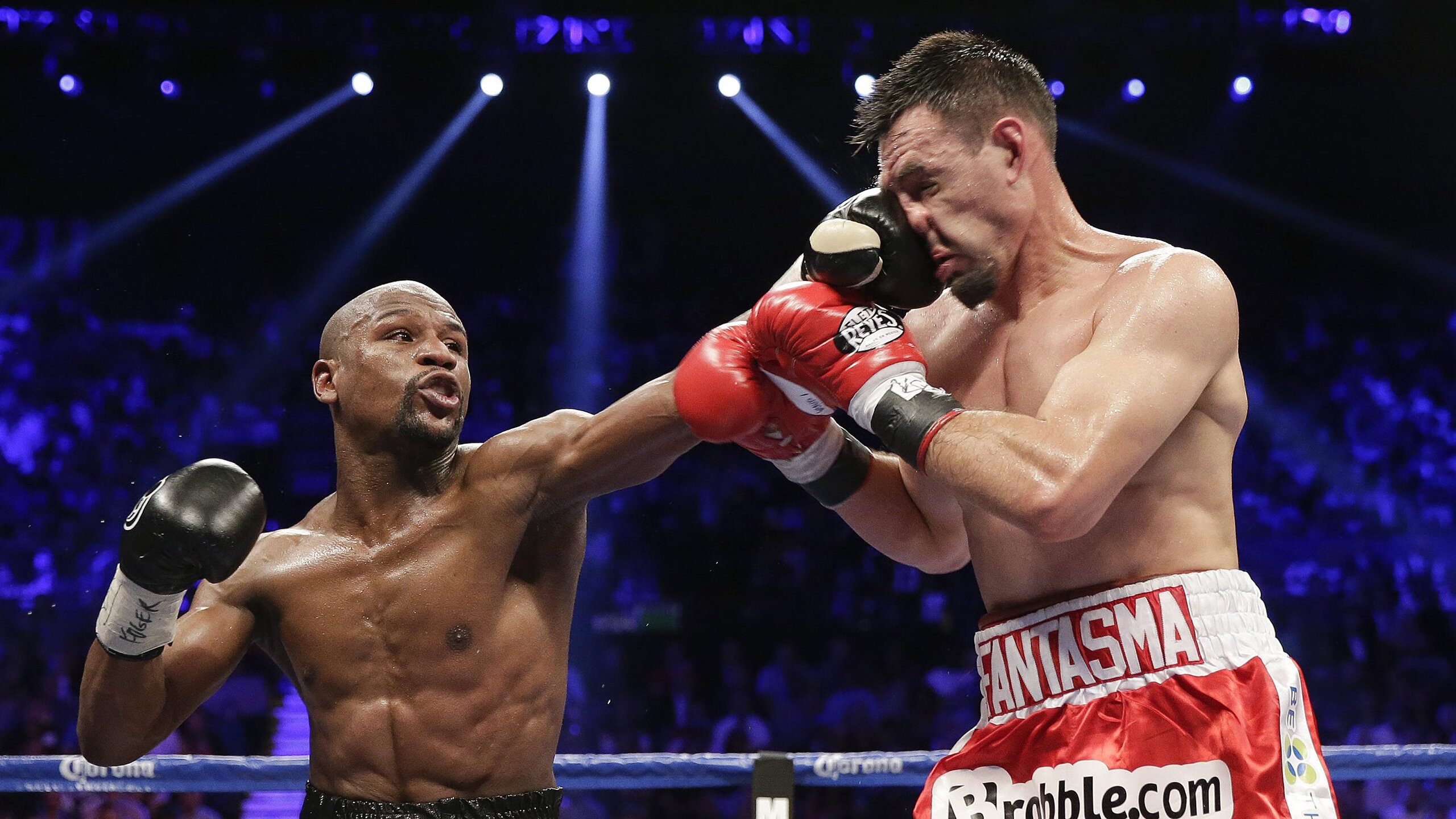 李恩：全黑队中场的“锁链”，他的防守和传球让对方难以突破